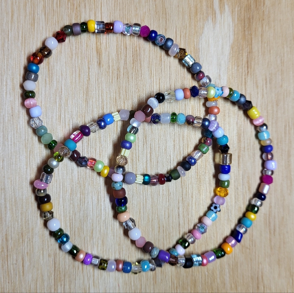 "There's Glitter On The Floor"- Taylor Swift Friendship Bracelets